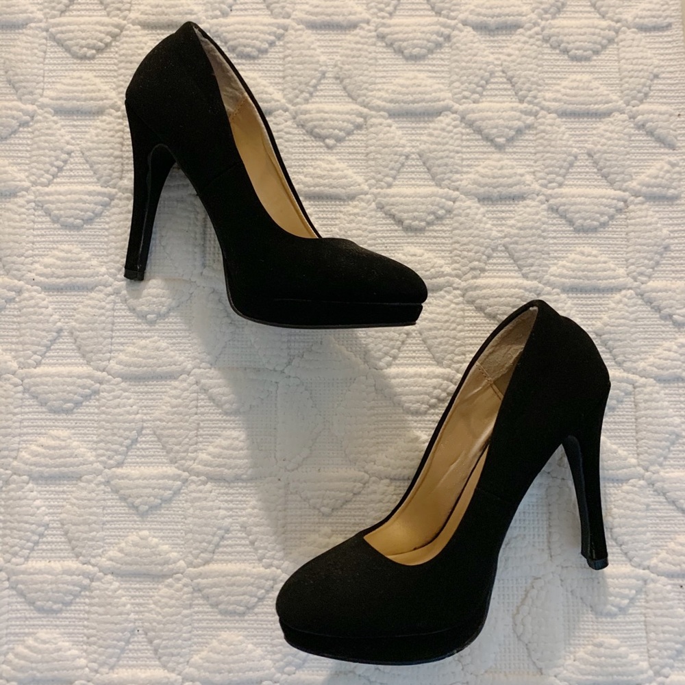 Charlotte Russe Black Pumps
